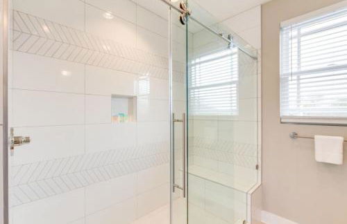 The Ultimate Double Rooftop Deck with Skyline Views - Foto 31