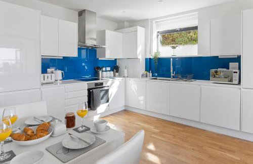 Stunning Coastal Apartment in Maidencombe with Sea Views & Garden - Foto 10