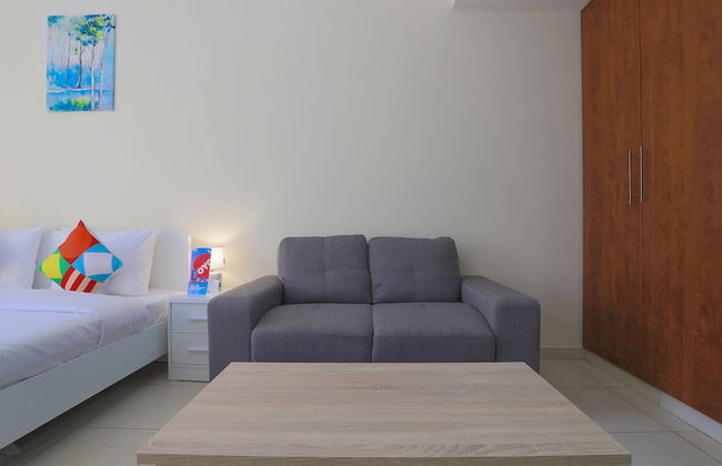 OYO 264 Home Cordoba Palace 607 Studio - Photo 4