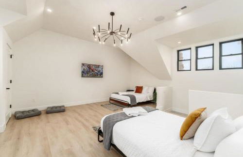 Luxury Escape 4BR 3 bath Oasis in Historic Old Town - Foto 11