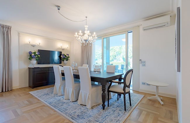 Luxury Lakefront Catullo with pool - Photo 25