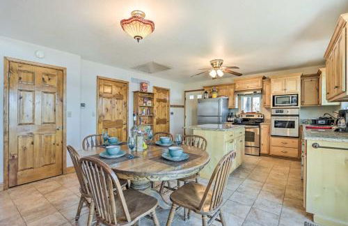 House with Deck Overlooking Lake of the Ozarks! - Foto 8