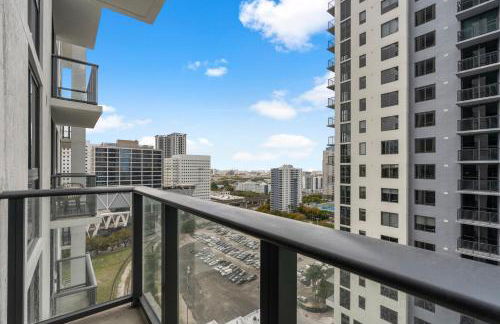 Luxury Urban Comfort at The Crosby Miami - Central Location - Foto 17