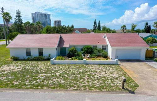 Large pool home and blocks away from the beach - Foto 48