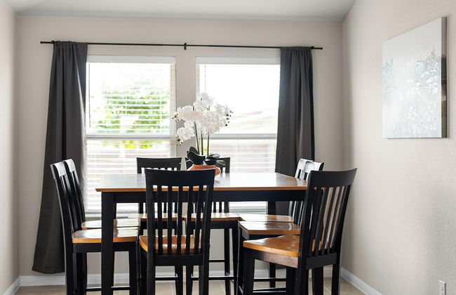 Charming 4BR Spacious Backyard in Hutto - Foto 23