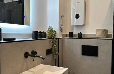 Exklusives City Apartment - Balkon - 24h Check-in - Foto 19