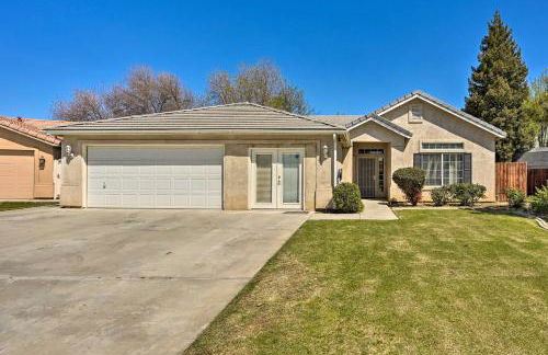 Inviting Bakersfield Home with Spacious Yard! - Photo 18