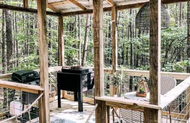 Secluded Treehouse Rental Ideal for Glamping in Alabama - Foto 26