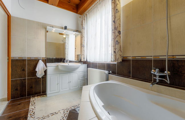 3 bedroom Apartment in Fonyód with garden and terrace - Photo 7