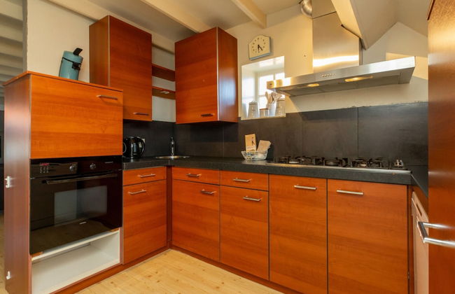 Welcoming Holiday Home With Garden - Photo 4