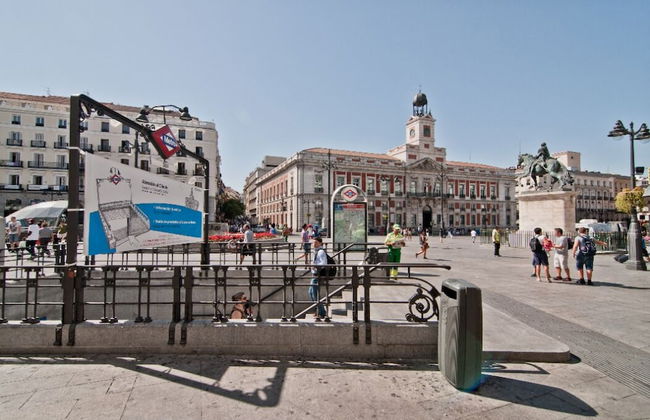 Cozy Urban Apt. Historic District - Sol - Photo 40