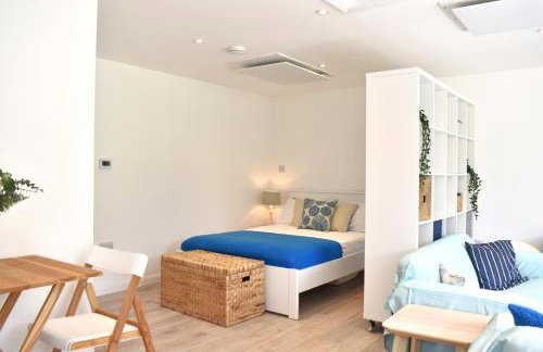 Open Plan Dog Friendly Annexe Sleeping 2 I Near Local Beaches & Chichester with FREE Parking - Foto 3