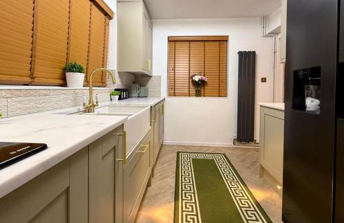 Modern 3 Bedroom Bungalow, EV Friendly, Parking Included - Foto 4