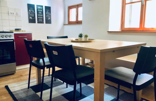 SeaYou!***Charming 1-bedroom rental unit in the old city center of Cres - Foto 2