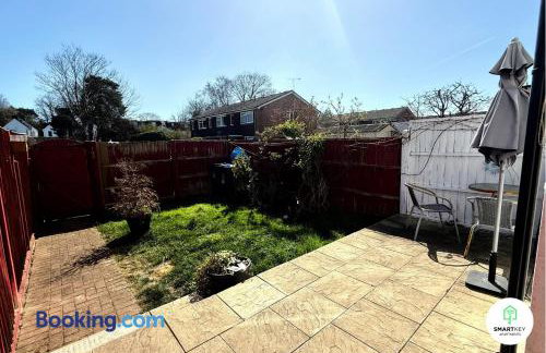 Ground Floor 1 Bedroom Apartment close to Woking train station - Foto 14