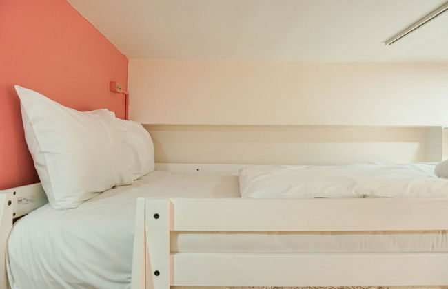 Best Studio Apartment Vittoria Residence with Sofa Bed - Photo 9