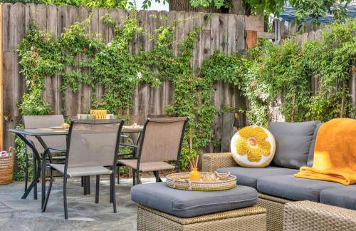 Modern Cottage, Hot Tub, Bistro Patio, Putting Green, Walk to All! - Foto 29