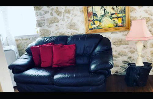 Art House Pagoi Sleeps 6 Parking 5 min to Beach - Photo 9