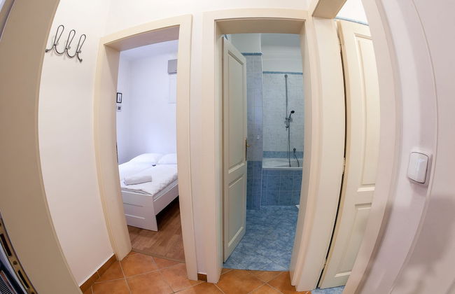 St. Nicholas Church view apartment - Photo 17