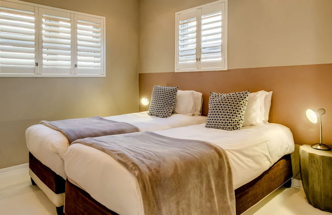 Secure Holiday Apartment w Private Pool Calico - Foto 33