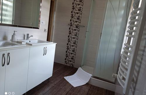 Dom Wakacyjny Gajówka z ogrodem i jacuzzi na wyłączność - Photo 18