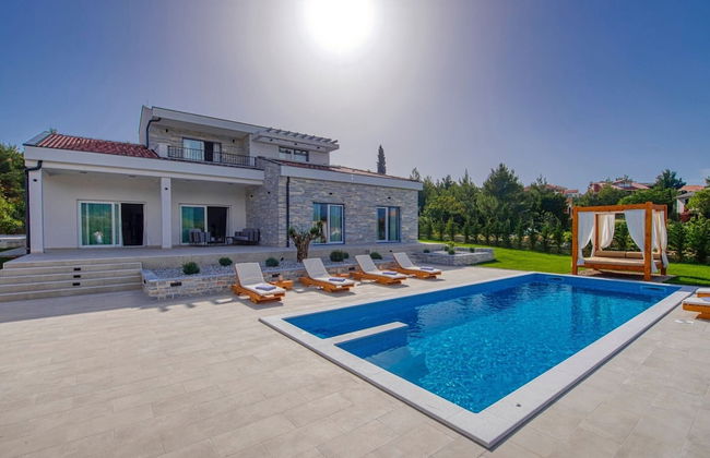 Villa With Private Pool and Garden - Foto 23