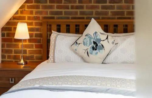 Tranquil Chilterns Farm Hideaway - Pass the Keys - Foto 12