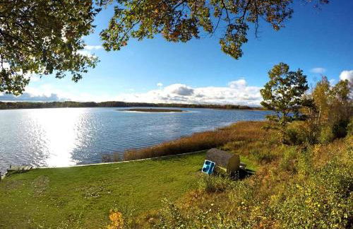 Secluded Lake Cottage Rental with a Dock and a Game Room in Hale, Michigan - Foto 22