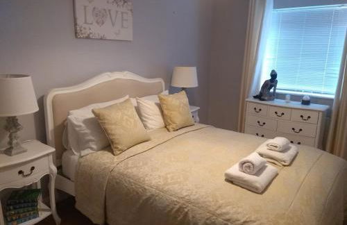 Three Bedroom Apartment by Beautiful Park - Photo 24