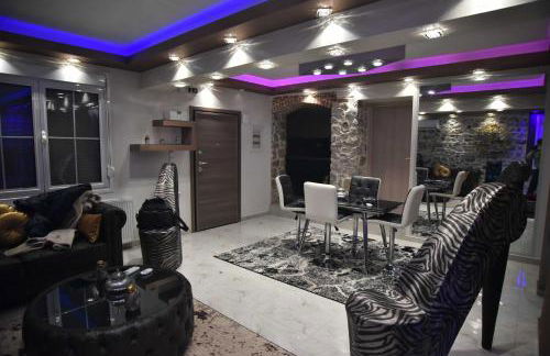 Eleni De Lux - Photo 36