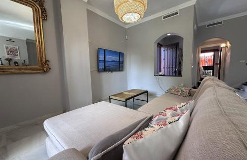 Villa Brisa Beach with Grill & Pool - malaga - seaview - 15 min malaga center - Foto 8
