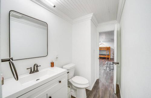 Waterfront Lake Eufaula Home Dock and Beach Access! - Foto 12