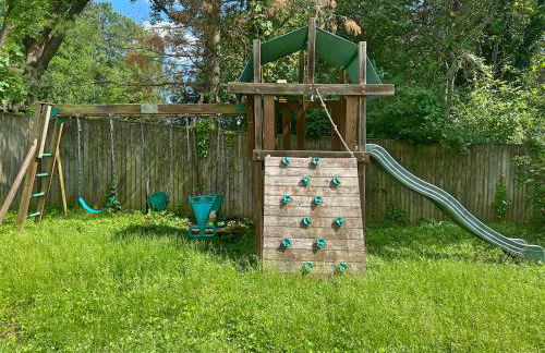 Entire Private 3 Bedrooms 1 Bathroom Single House with Fenced Garden - Photo 37