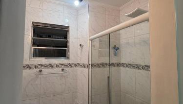 Apartamento em frente à praia - São Vicente - Foto 3, Shower