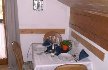 Dachgeschosswohnung mit toller Aussicht vom Balkon auf den wenige Meter entfernten See - Foto 3