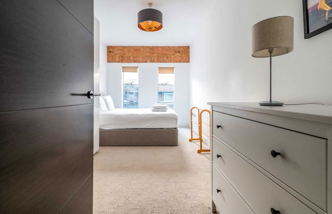 Trendy Elephant and Castle Home - Foto 1