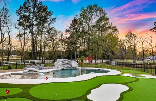 The LUX at West Event & Stay, Pool, Golf & Pickle - Foto 27