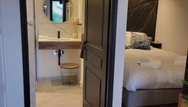 Studio en rez-de-jardin - Photo 4