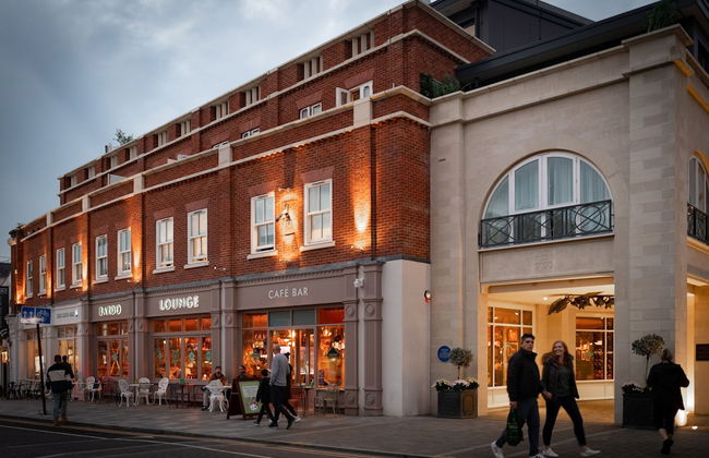 Super Vibrant 2 Bedroom With Parking - Foto 20