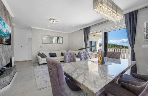 Villa VERONICA with CINEMA PROJECTOR by the HEATED POOL and JACUZZI - Foto 29