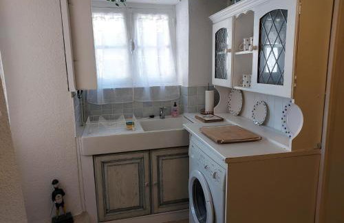 2Bed House Sleeps 4 - Parking Views 3min to Town - Foto 9