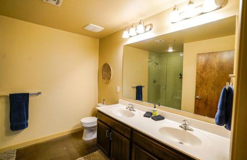 Industrial Escape 2bd 2bath - Photo 34