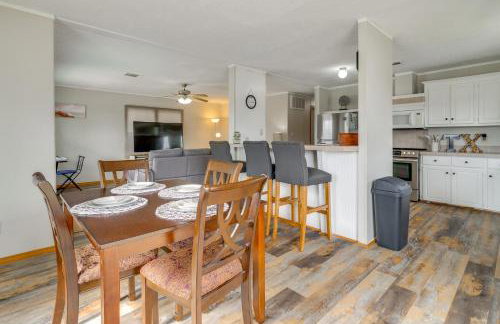 Lake Conroe Bliss Waterfront Home with Boat Ramp - Foto 12