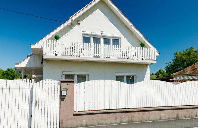 3 bedroom Apartment in Siófok with garden - Photo 24