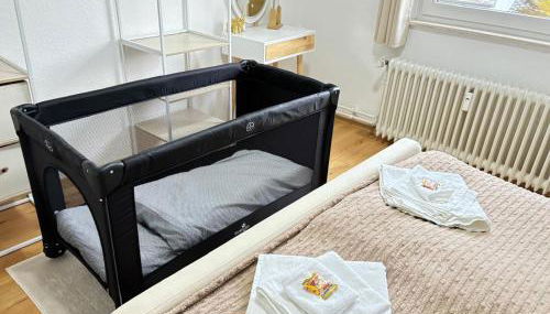 Schöne & gemütliche Wohnung direkt am Bahnhof - Foto 2