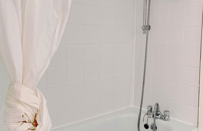 Beautiful 2-bed Apartment in London - Photo 15