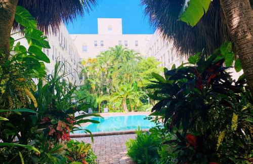 Palm Beach Island Condominiums - Photo 25