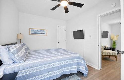 Private Downtown Bungalow Near Riverwalk & Beaches - Photo 24