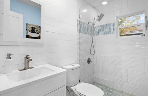 Stunning River District Residence near Beaches - Foto 14