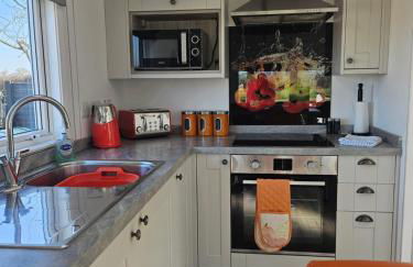 Ruth's Refresh Shropshire Country Retreat with Private Hot Tub & Stunning Views - Foto 32